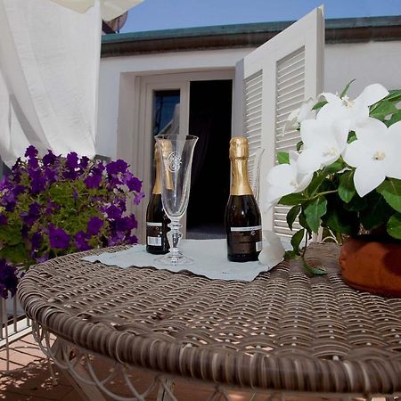 Hotel La Petite Maison В'яреджо Екстер'єр фото