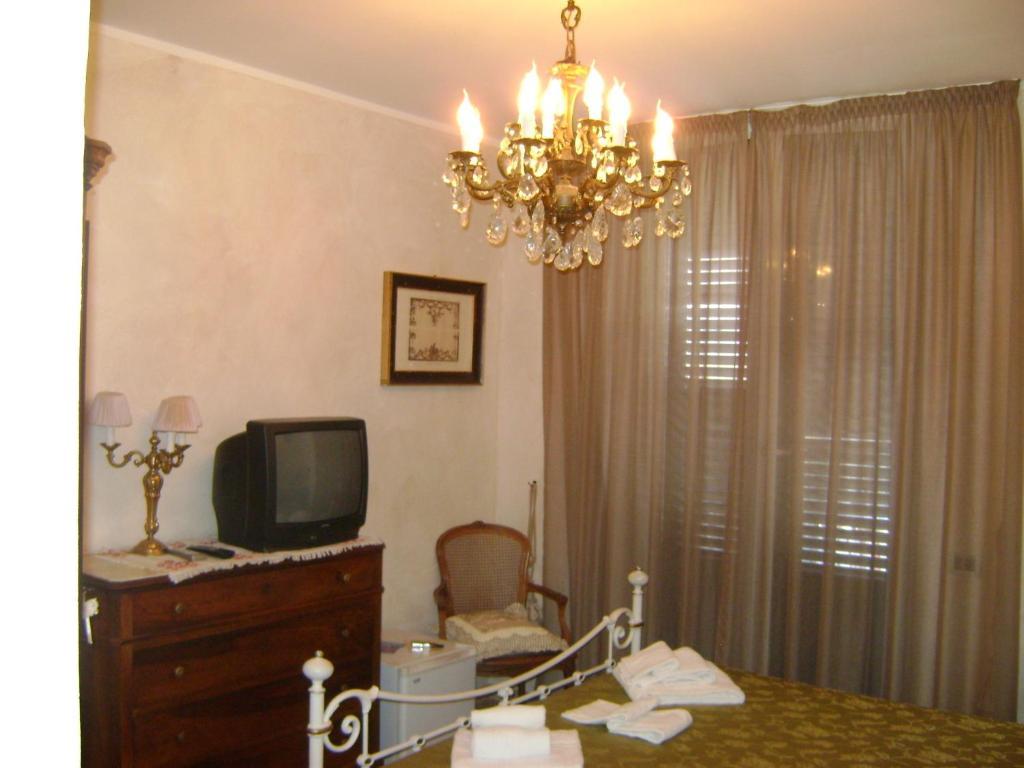 Hotel La Petite Maison В'яреджо Номер фото