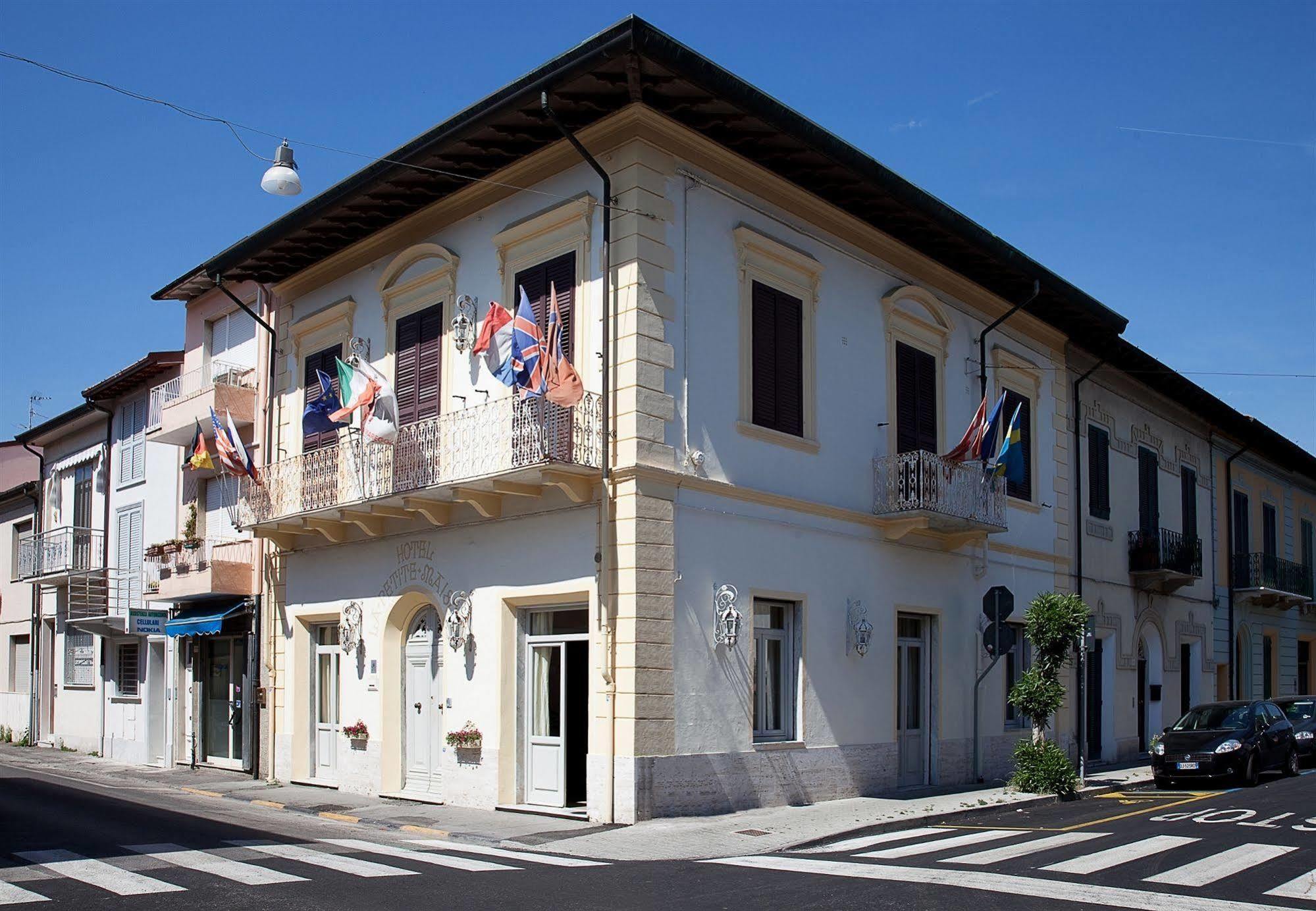 Hotel La Petite Maison В'яреджо Екстер'єр фото