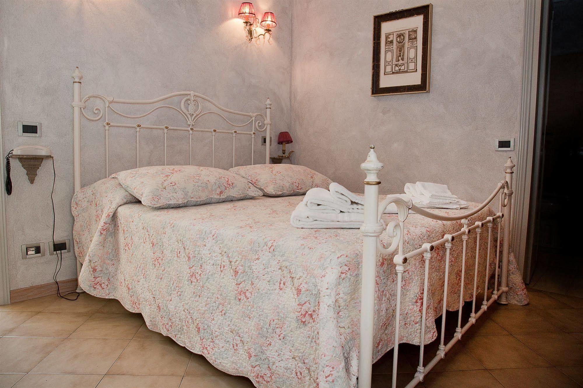 Hotel La Petite Maison В'яреджо Екстер'єр фото