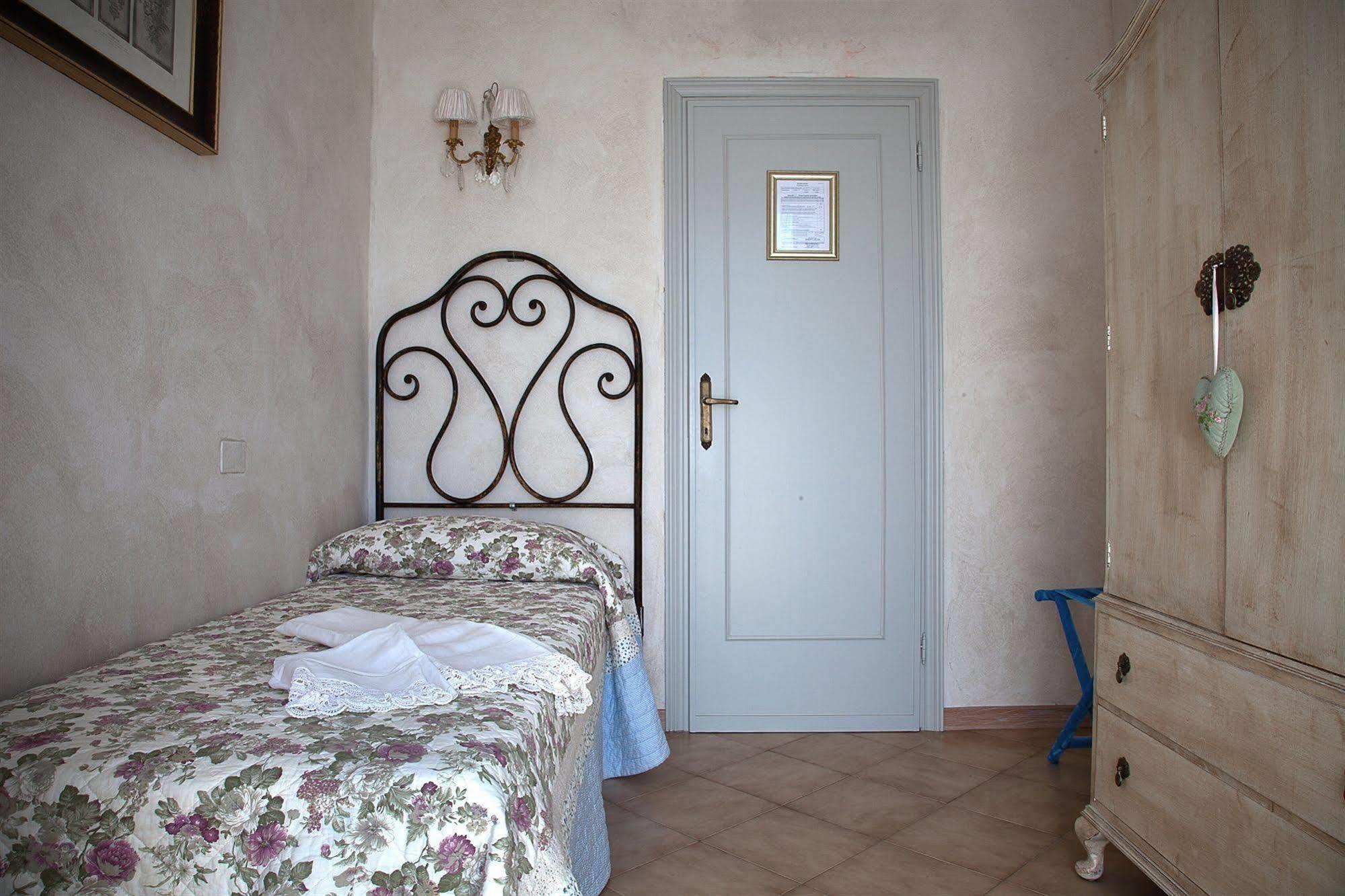 Hotel La Petite Maison В'яреджо Екстер'єр фото