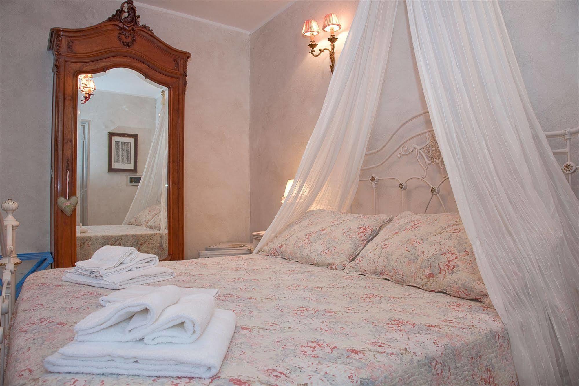 Hotel La Petite Maison В'яреджо Екстер'єр фото