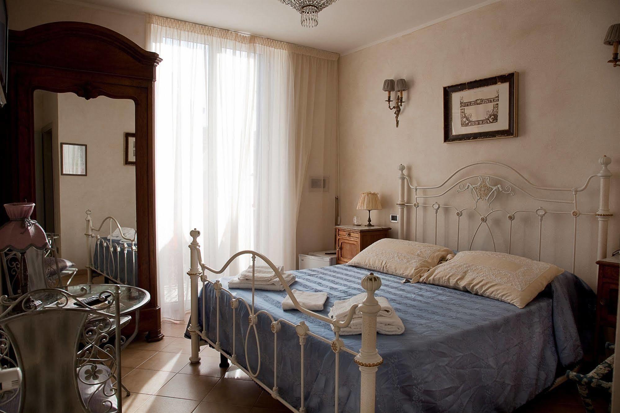 Hotel La Petite Maison В'яреджо Екстер'єр фото