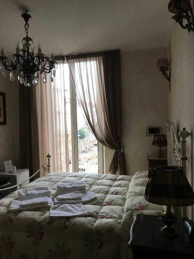 Hotel La Petite Maison В'яреджо Екстер'єр фото